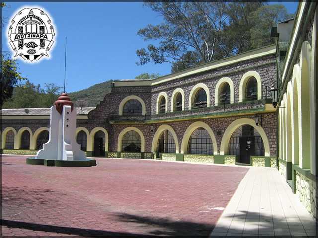 La normal tiene 140 alumnos de nuevo ingreso. 