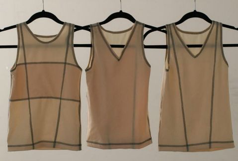 La ropa está pensada para moldear la figura del cuerpo y facilitar la transición de género. 