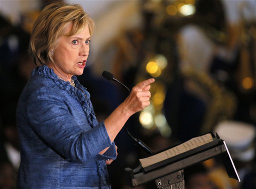 Hillary Clinton habla durante un acto de campaña en Baton Rouge, Luisiana, el pasado lunes