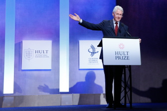 Bill Clinton, durante la cena de la entrega del premio Hult Prize Award en el Sheraton New York Hotel & Towers, este sábado