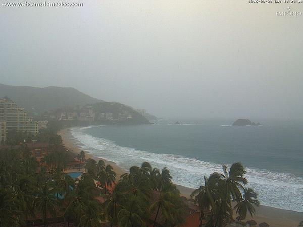 Ixtapa, Zihuatanejo, bajo los efectos del huracán 'Marty'.