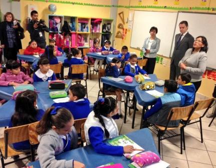 El secretario de Educación Pública, Aurelio Nuño, en su visita  a la escuela "Mi Patria es Primero". 