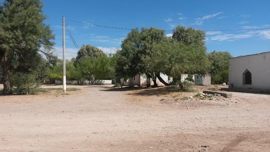 La falta de pavimentación y drenaje no son considerados como "carencia extrema".