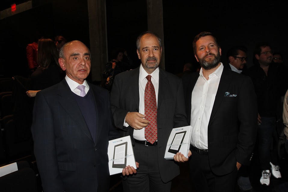 José Antonio Pérez Porrúa, Michael Tamblyn y José Achar durante la presentación de la nueva plataforma de lectura electrónica.