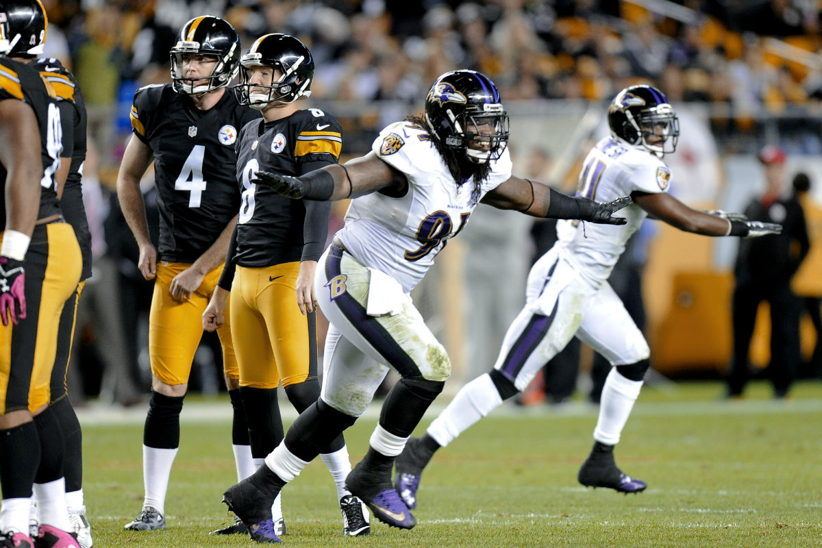 Courtney Upshaw y Anthony Levine festejaron las fallas de Acereros 