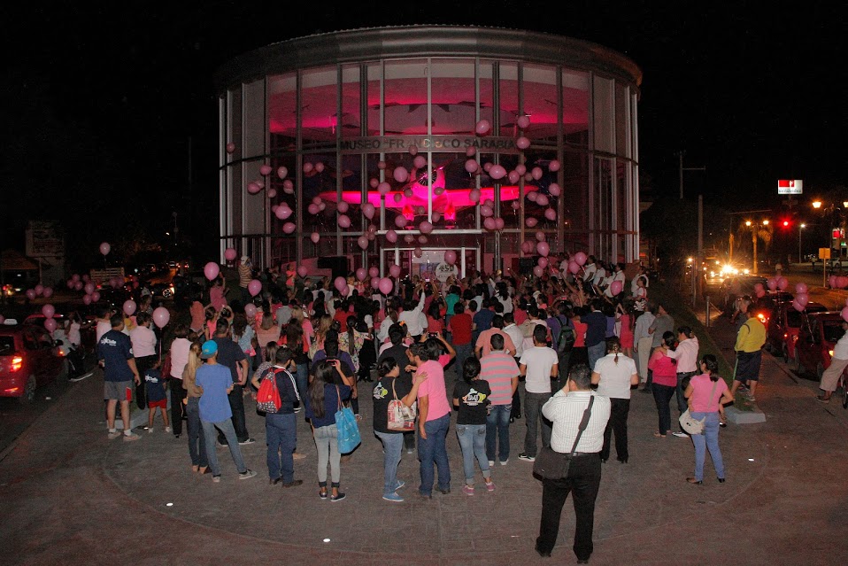 La gente que acudió a la celebración que dio el Museo Francisco Sarabia mostró todo su apoyo. 
