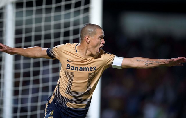 Darío Verón, zaguero de Pumas