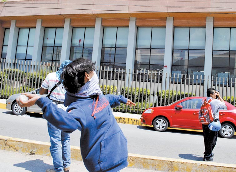 Ataque en el recinto legislativo de Chilpancingo, Guerrero.