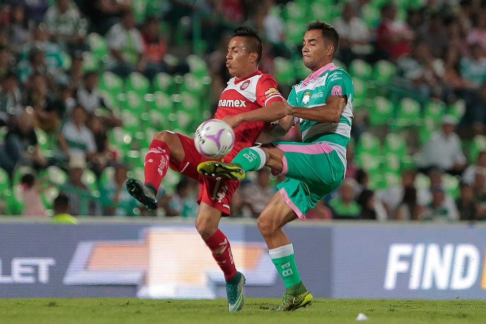 La afición le cobró la factura a Santos Laguna ante la mala racha que tiene en el torneo y se vio con una entrada baja en el Estadio Corona.