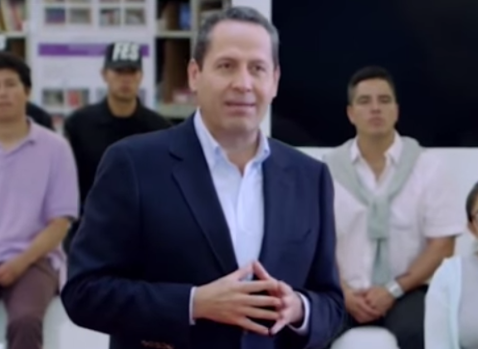 El gobernador mexiquense Eruviel Ávila dijo que 820 mil mexiquense habían mejorado su calidad de vida. 