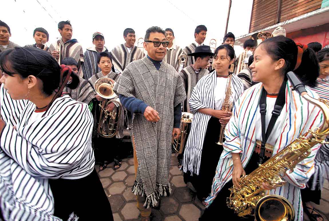 Donan instrumentos musicales a orquesta de niños de Oaxaca Grupo Milenio