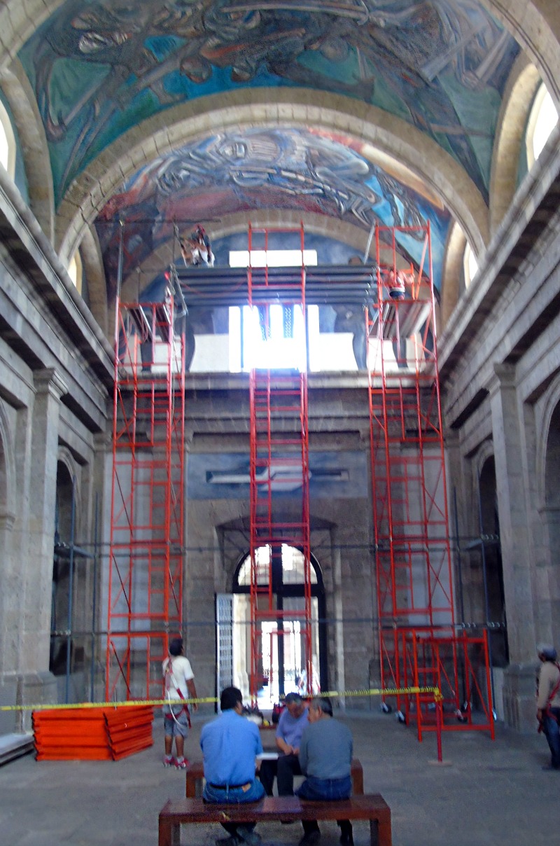 La Secretaría de Cultura de Jalisco informó que esta mañana comenzaron los trabajos de conservación los murales de José Clemente Orozco.