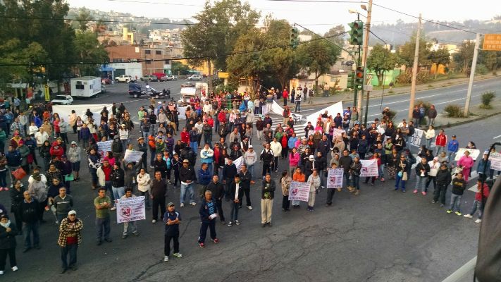 Vecinos bloquearon la Avenida de las Torres en demanda de información del Tren Interurbano.