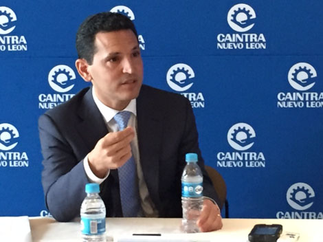 Considera que "El Bronco" deberá ganarse la confianza de los ciudadanos con acciones. 
