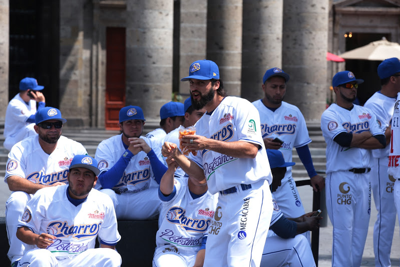 Charros de Jalisco se toma fotografía oficial