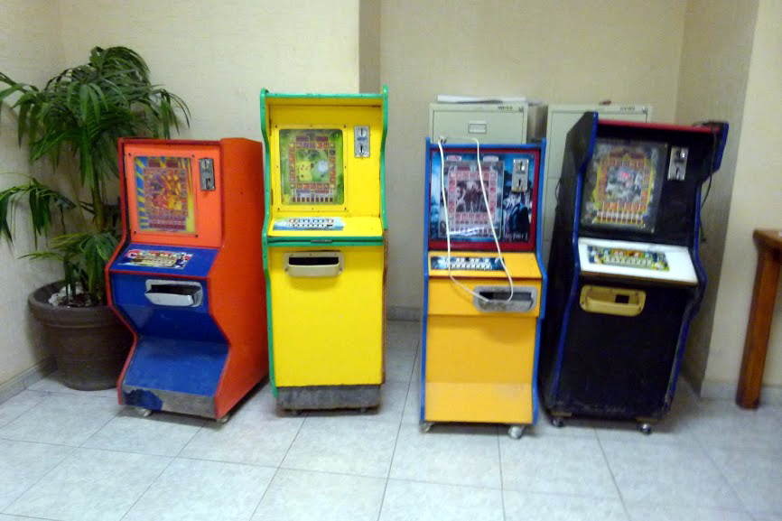 Máquinas traga monedas decomisadas en Matamoros.