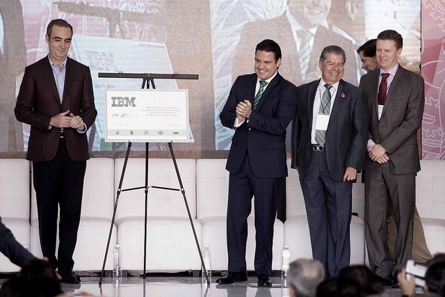 “Pasamos de la manufactura a una manufactura y desarrollo, diseño, complejos" dijo Aristóteles Sandoval durante el aniversario de IBM