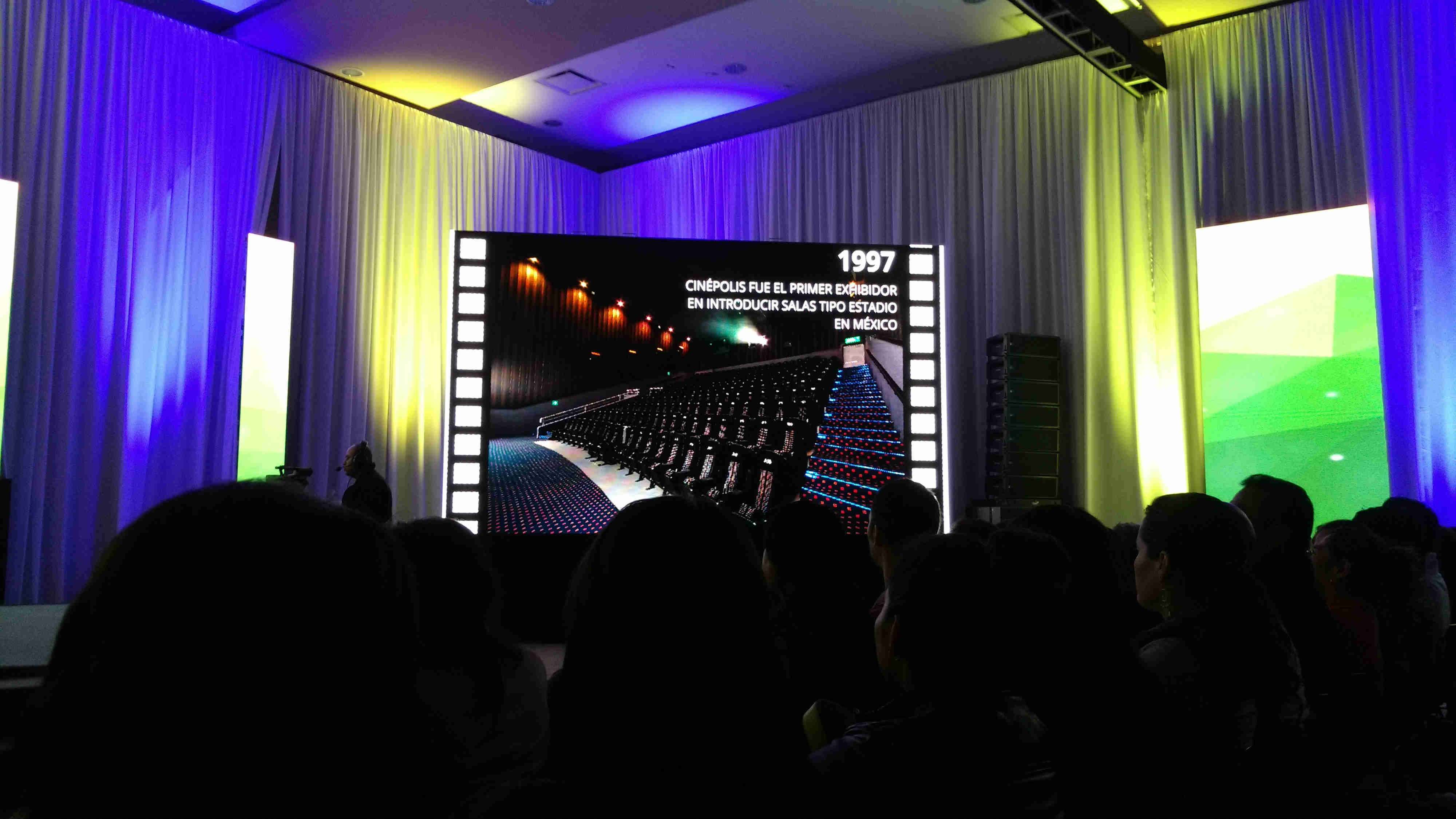 Durante la Semana Nacional del Emprendedor 2015, Alejandro Ramírez, director general de Cinépolis, impartió una conferencia.