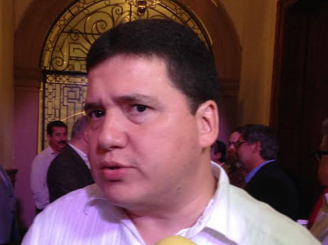 Ugo Ruiz se une a los alcaldes pro tenencia. 