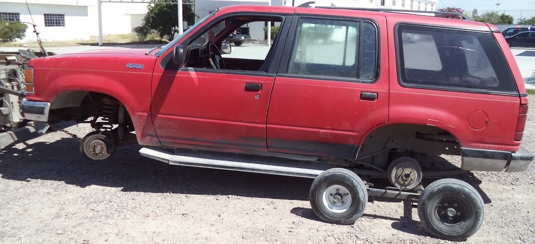 Camioneta robada fue encontrada en el Fraccionamiento Miravalle de Gómez Palacio.