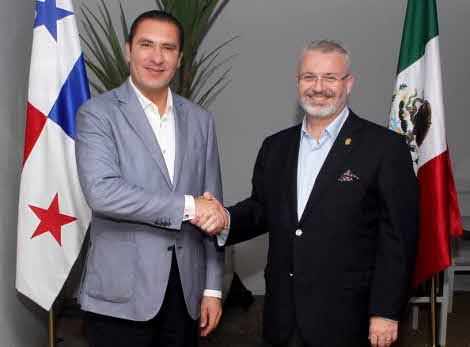 El gobernador Rafael Moreno Valle tuvo una reunión de trabajo con Milton Henríquez.
