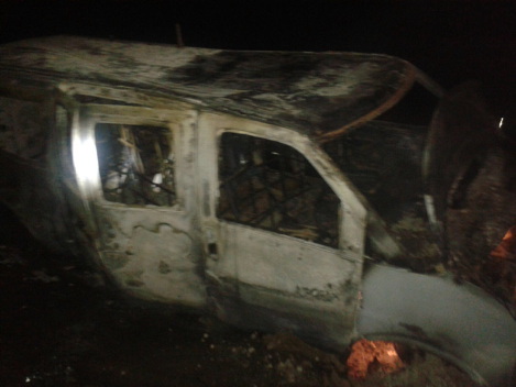 La camioneta se incendió en la zona. 