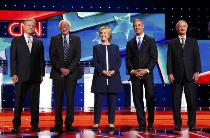 Los aspirantes demócratas a la Casa Blanca previo al debate de esta noche en Las Vegas.