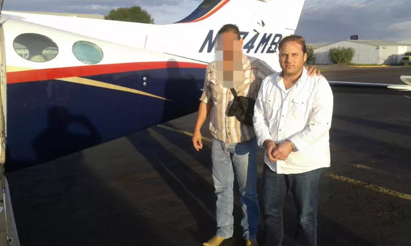 Fue detenido por la Policía Ministerial del Estado de Puebla y trasladado por vía área a Torreón. 