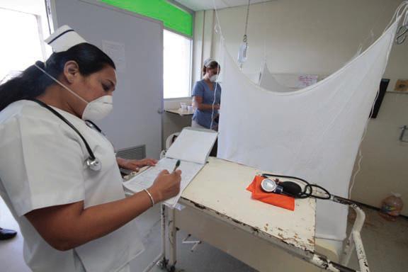 Se brinda atención a todos los casos probables de la enfermedad.