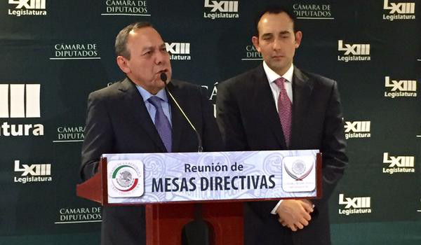 Jesús Zambrano, presidente de la Cámara de Diputados, y Roberto Gil, presidente del Senado.