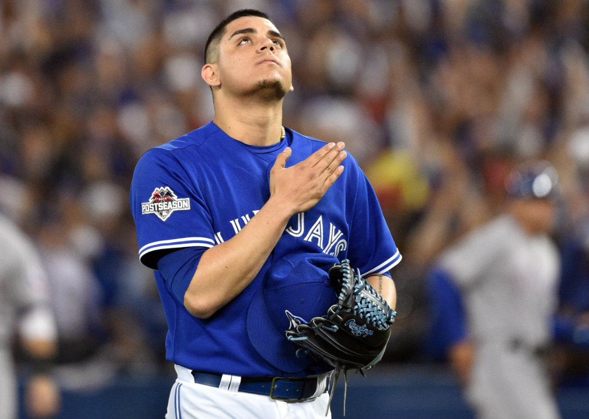 Roberto Osuna es histórico en MLB