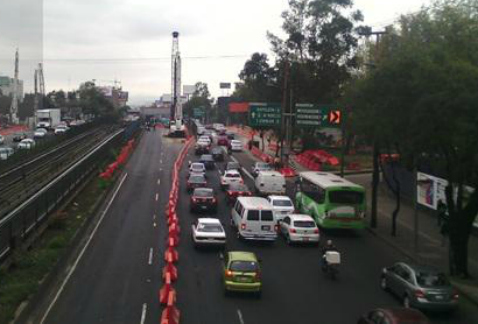 Afectación vial en Tlalpan, entre General Anaya y Circuito Interior, dirección norte, reportó la Secretaría de Seguridad Pública del Distrito Federal.