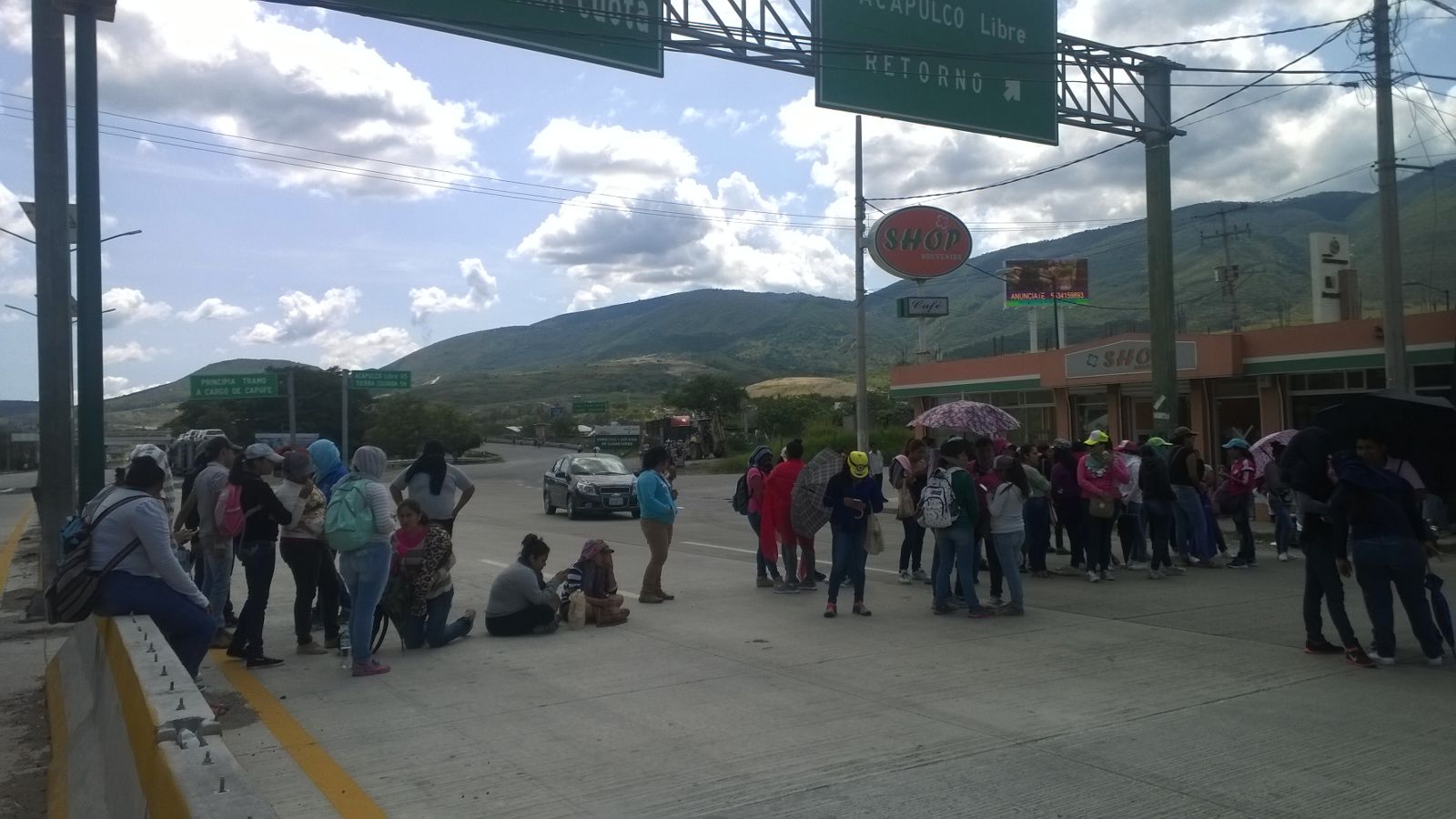 Los egresados exigen que el gobierno les entregue una plaza.