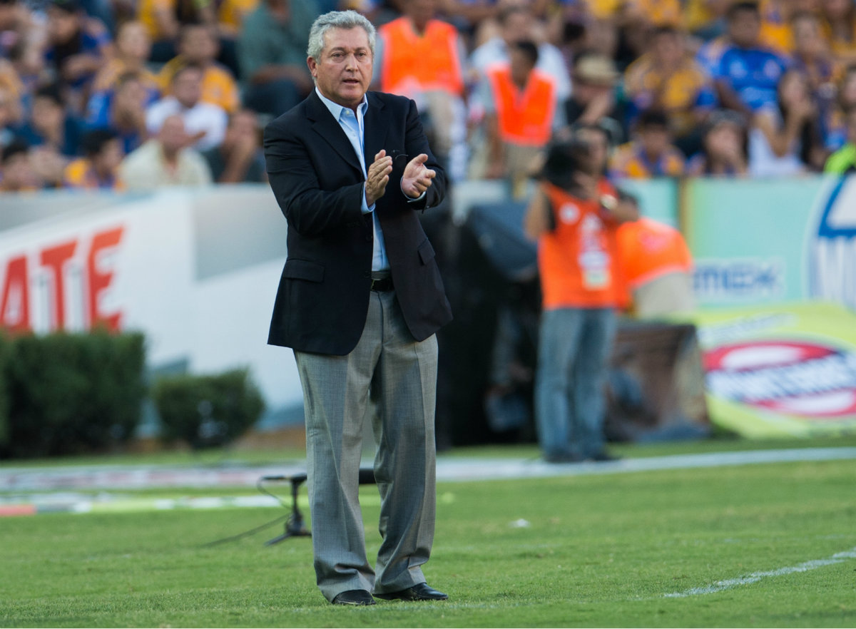 Víctor Manuel Vucetich, técnico de Gallos Blancos 