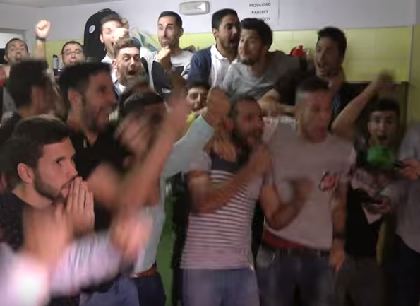 Jugadores del Villanovense celebran el choque ante el Barcelona 