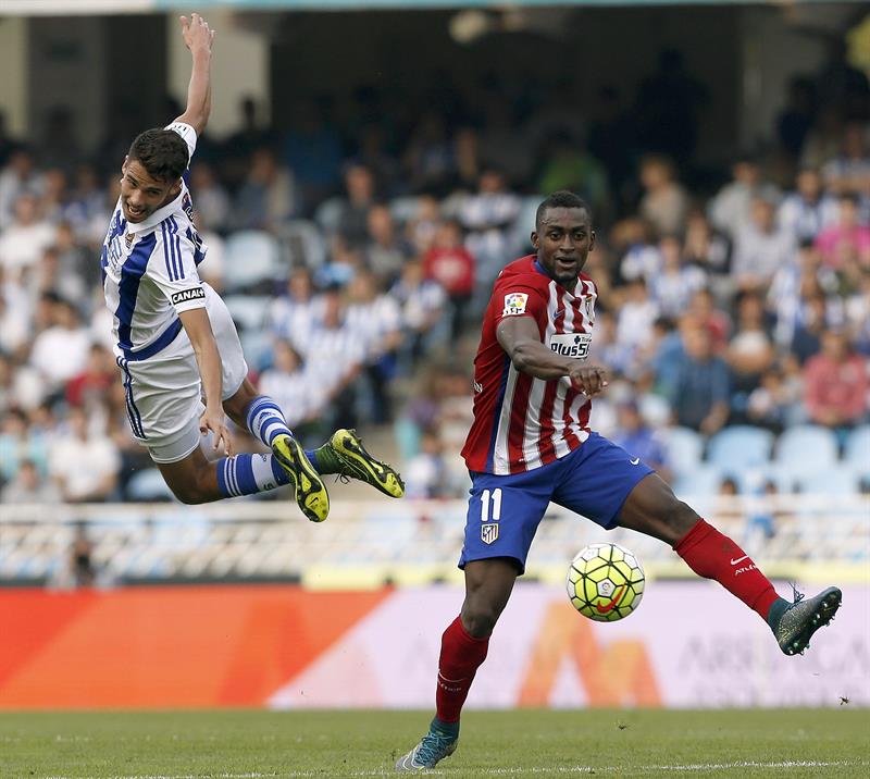 Diego Reyes es expulsado un minuto antes de finalizar el encuentro ante el Atlético