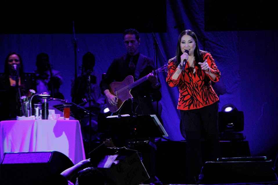 Con gran éxito se presentó Ana Gabriel en el Coliseo Centenario en Torreón. 