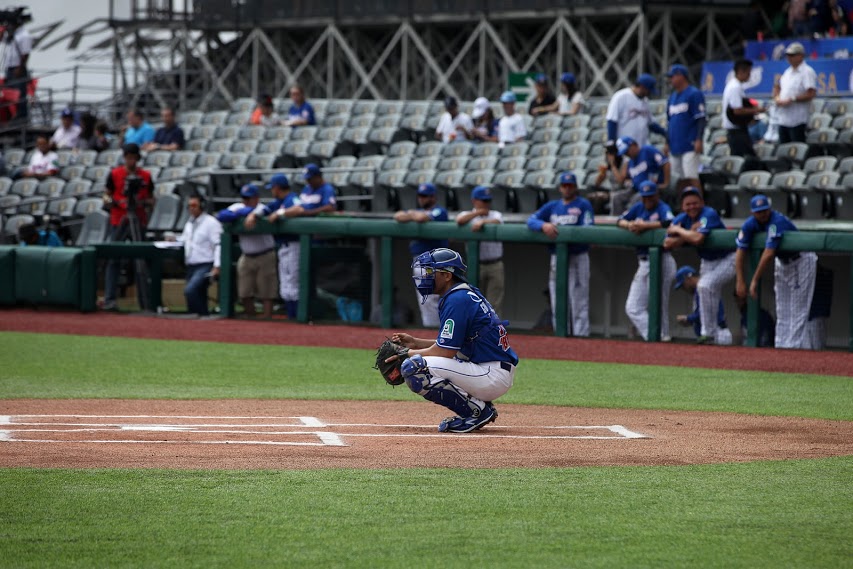 Tomateros vencen a Charros 8-4