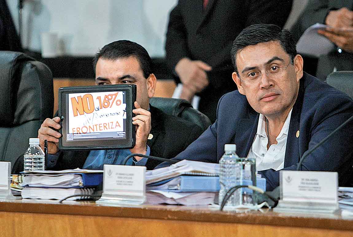 Los legisladores evitaron el debate sobre la contrapropuesta panista para bajar gravámenes.