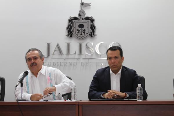 El problema se combatirá desde adentro, señaló el titular de Movilidad (izq)