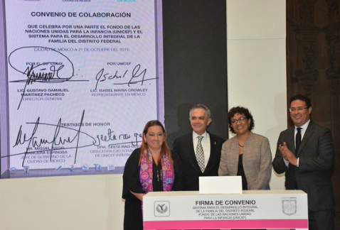 Autoridades del Gobierno del Distrito Federal y del Fondo de las Naciones Unidas para la Infancia (Unicef) firmaron un convenio que prevé también un a