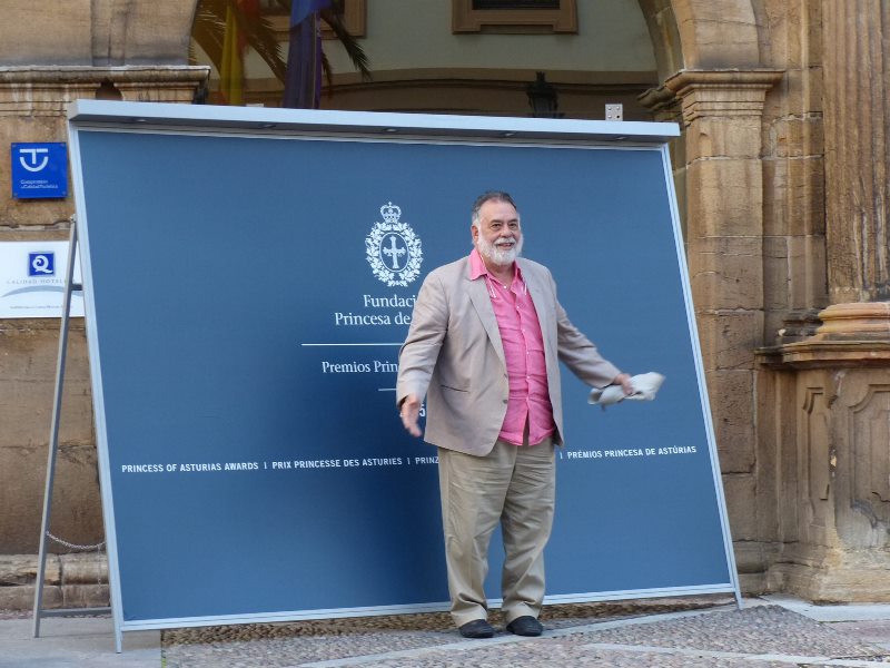 Francis Ford Coppola se mostró feliz. 