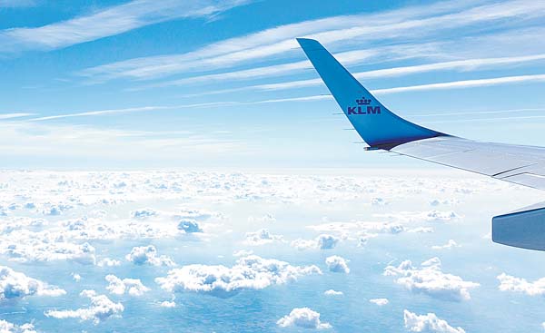 La instalación de internet en aeronaves está enfocada inicialmente para atender a turistas de negocios.