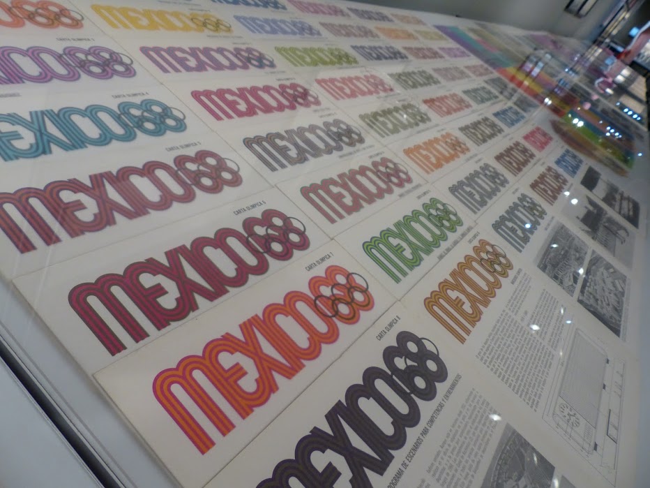 En una de las salas se exhibe la cristalería de recepción para las Olimpiadas de México 1968.
