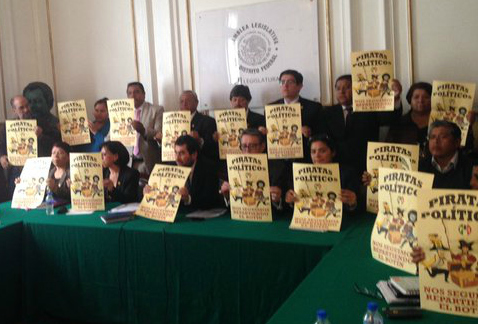 Diputados locales de Morena manifestaron su inconformidad con la repartición de comisiones en la Asamblea Legislativa del Distrito Federal.
