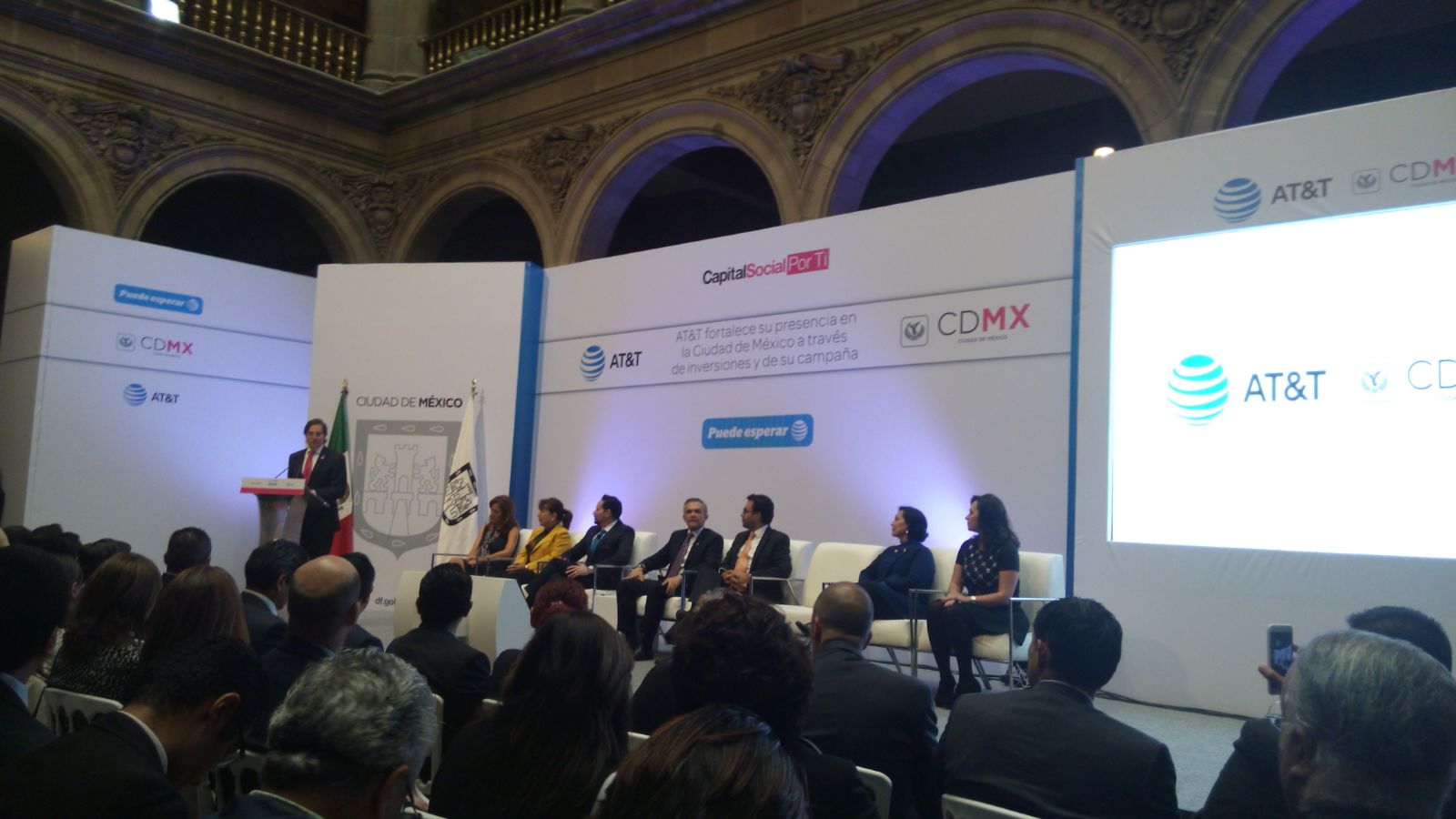 Durante la presentación de la campaña "Puede esperar".