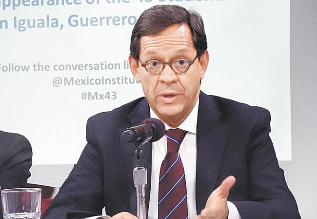 El funcionario fue entrevistado vía telefónica por Joaquín López-Dóriga. 