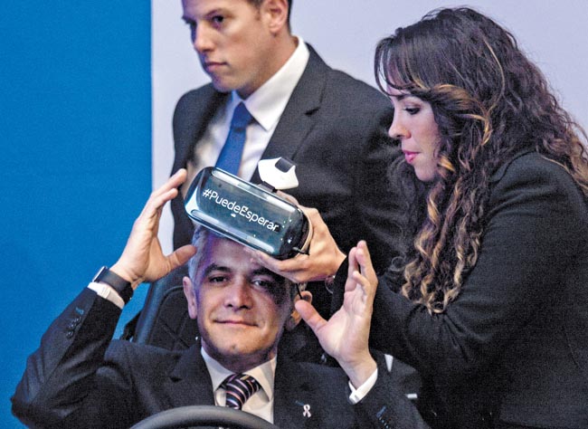 El jefe de Gobierno utilizó un simulador virtual. 