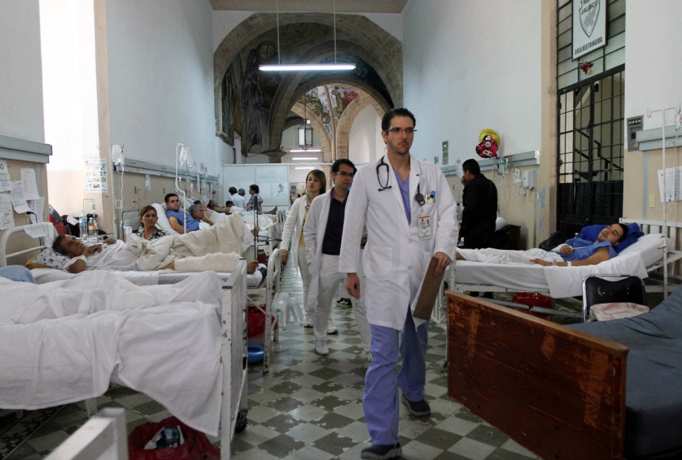 Jalisco aporta 10 por ciento de doctores al país