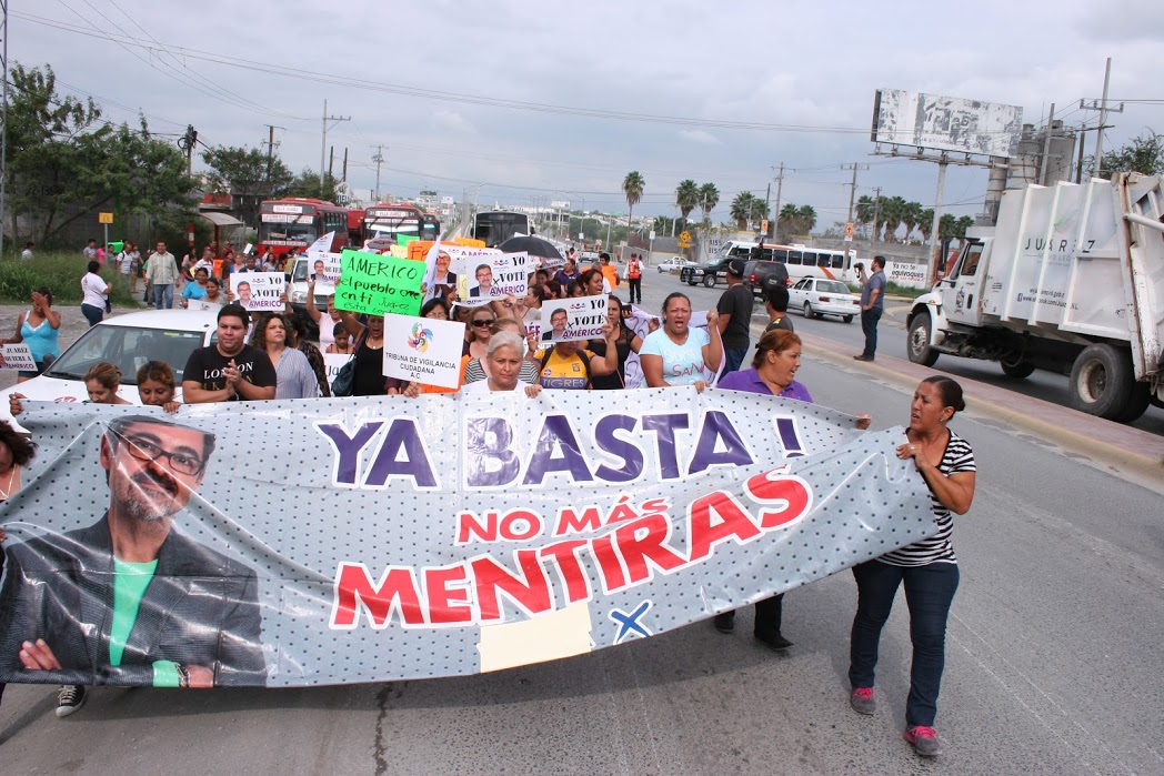 La tarde de este viernes los manifestantes volvieron a tomar las calles. 